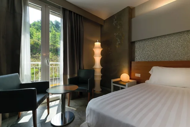 غرفة ديلوكس بسرير كينج، Admiral Park Hotel 3/4
