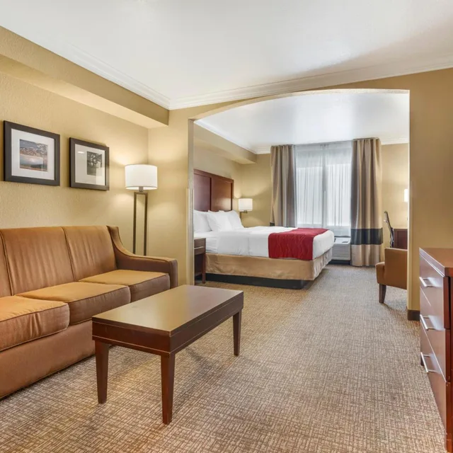جناح بسرير كينج في الطابق العلوي، Comfort Inn Arcata Humboldt Area 5/6