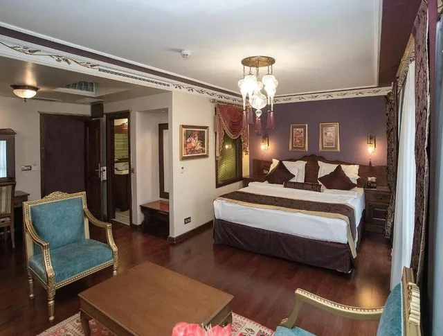 غرفة تنفيذية بسرير كينج بحوض جاكوزي، Garden House Istanbul 1/3