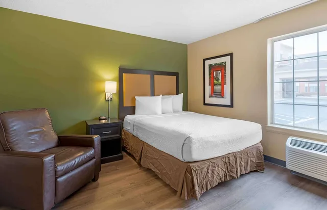 استوديو بسرير كوين لذوي الإعاقة، Extended Stay America Select Suites - St. Louis - Airport - Central 2/4