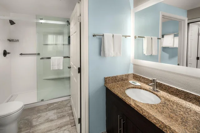 استوديو بسرير كينج مع أريكة بحوض استحمام لذوي الإعاقة، Residence Inn By Marriott Portland Downtown Riverplace 5/6