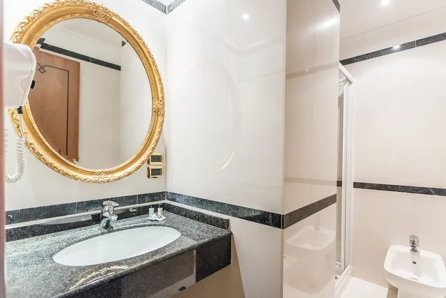 غرفة قياسية بسريرين منفصلين، Raeli Hotel Noto 5/8