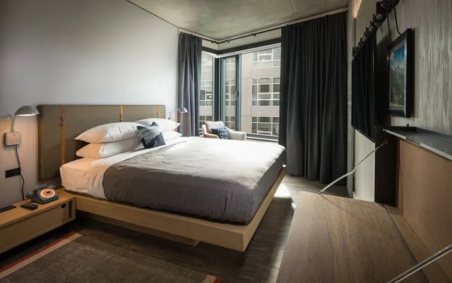غرفة بسرير كينج لذوي الإعاقة، Moxy Seattle Downtown 2/8