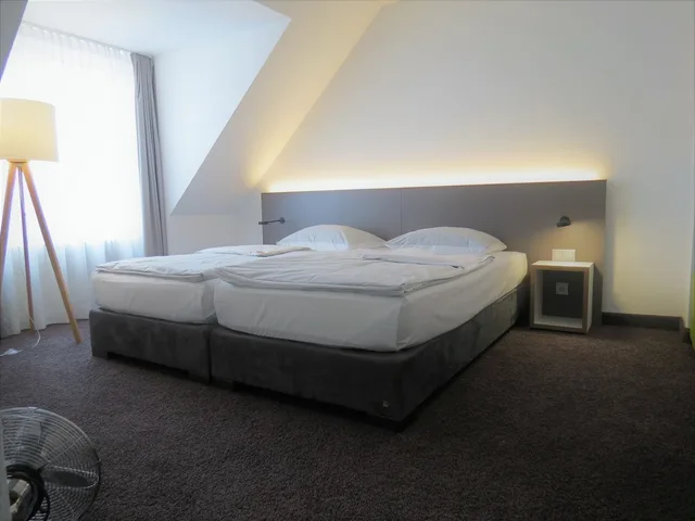 1 Bedroom, Junior Suite, 1 Double and 1 Single Bed, Comfor Hotel 1/5