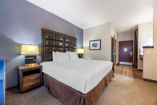 جناح بسرير كينج، Best Western Plus Northwind Inn Suites 2/4