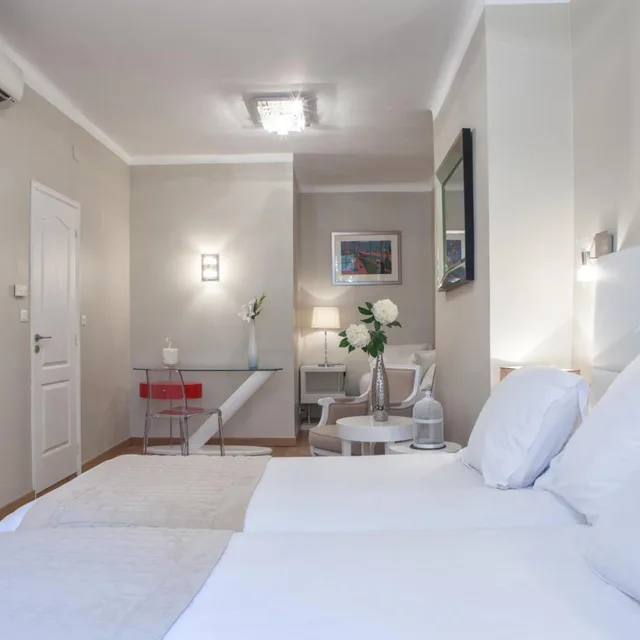 Suite, Double or Twin Bed, HOTEL DE FRANCE 4/10