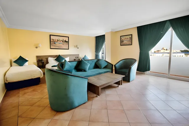 جناح جونيور بسرير كوين وسريرين منفصلين، Tildi Hotel & Spa 2/2