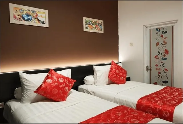 غرفة سوبيريور بسريرين منفصلين للمدخنين، Fortune Front One Hotel Kendari 1/2