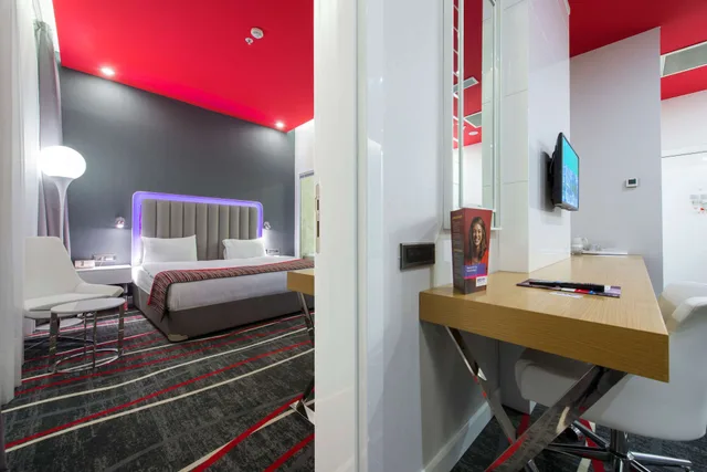 Junior, King Bed, PARK INN BY RADISSON ANKARA CANKAYA 2/4