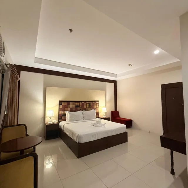 جناح تنفيذي، Sierra Hotel 2/10
