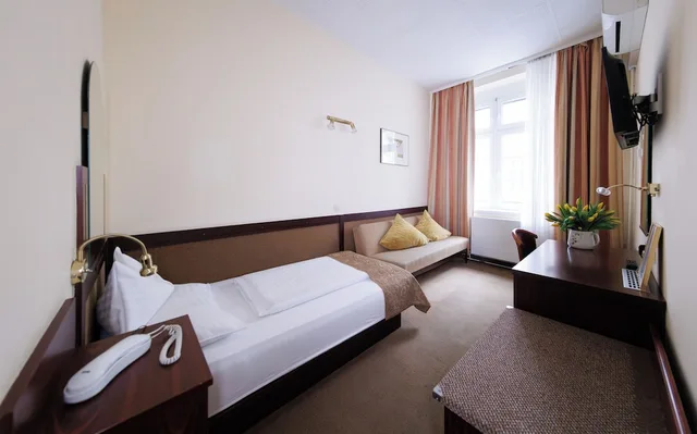 غرفة مفردة، Hotel Continental 3/6