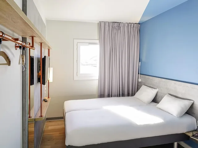 غرفة قياسية بسريرين منفصلين، Ibis Aubenas 1/6
