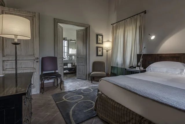 Superior, King Bed, Castel Monastero 3/5