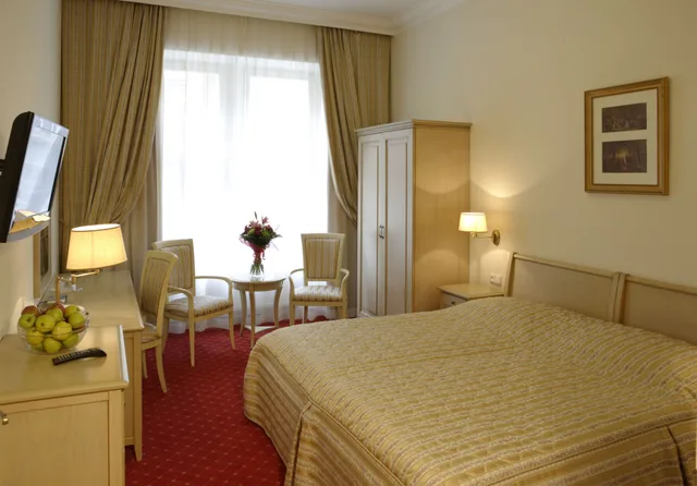 غرفة كومفورت بسرير مزدوج أو سريرين منفصلين، Schlosspark Spa Hotel 5/8
