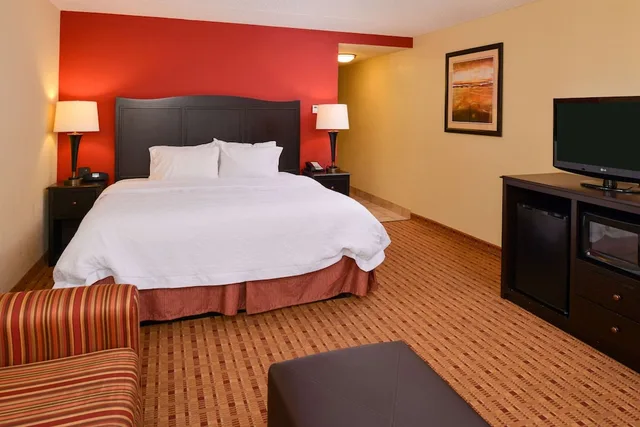 Study, King Bed, Sofa، Hampton Inn Williamsburg 3/9