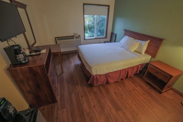 غرفة اقتصادية بسرير كوين، Sunnyside Inn & Suites 9/10