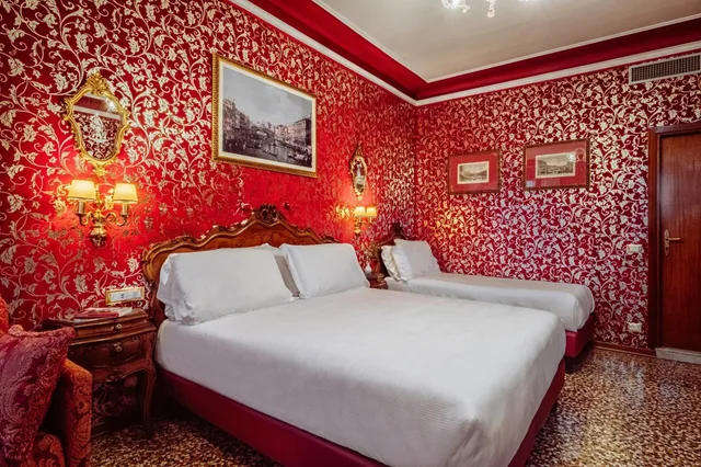 جناح جونيور بإطلالة على القناة، Antica Locanda Sturion 3/10