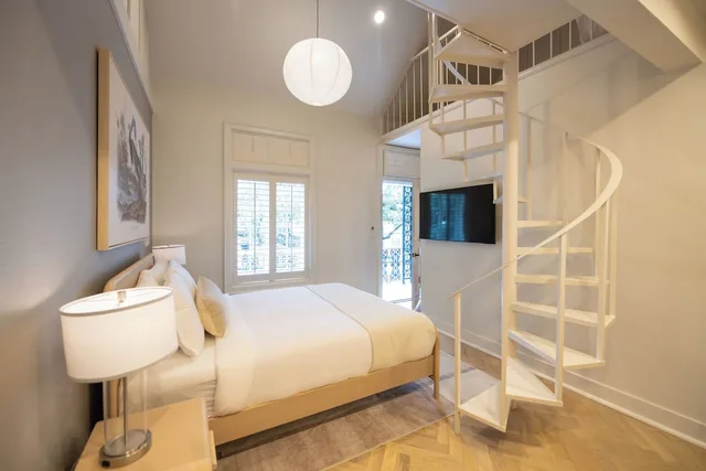غرفة ديلوكس بسرير كوين وسريرين منفصلين، The Garden District Hotel 8/8
