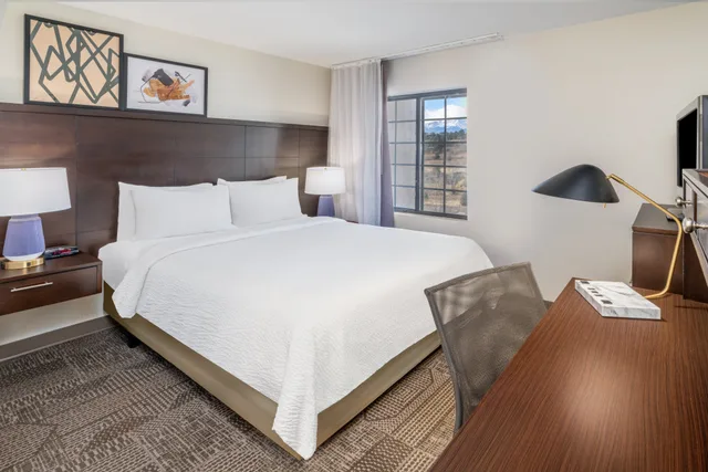 جناح بسرير كينج وسرير كوين بغرفتي نوم، Staybridge Suites Co Springs Air Force Academy 1/5