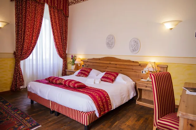 Deluxe, Queen Bed, Villa Imperina 2/5
