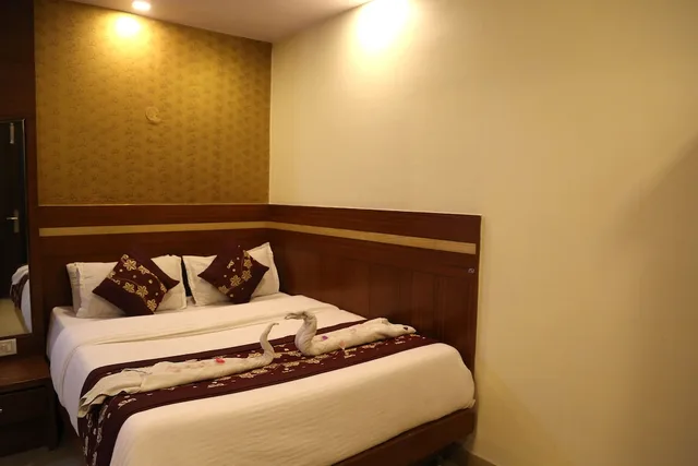 غرفة اقتصادية بسرير كوين، Hotel Shivam International 1/2