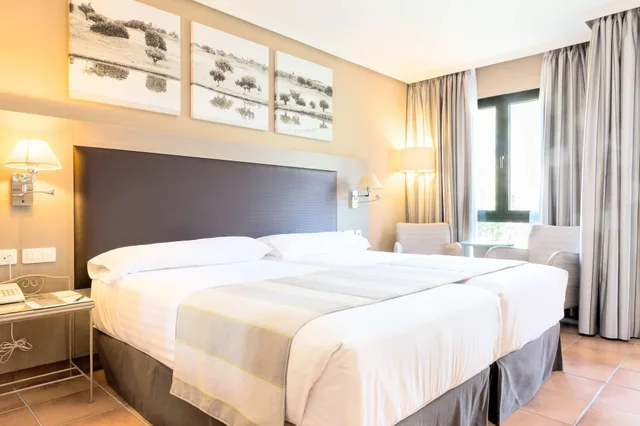 غرفة سوبيريور بسريرين منفصلين، Barcelo Jerez Montecastillo Convention Center 2/5