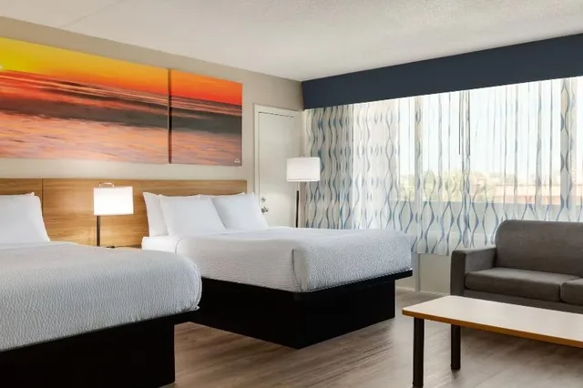 غرفة بسريرين كوين بإطلالة على البحر، Days Inn by Wyndham Myrtle Beach-Beach Front 3/3