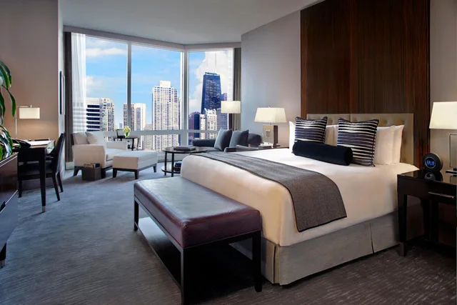 غرفة سوبيريور بسرير كينج، Trump International Hotel & Tower Chicago 1/2