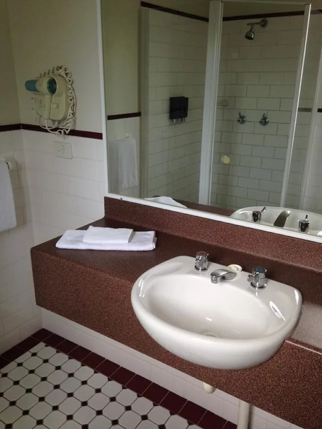 غرفة تنفيذية بسرير كوين، FRANCIS PHILLIP MOTOR INN 1/1