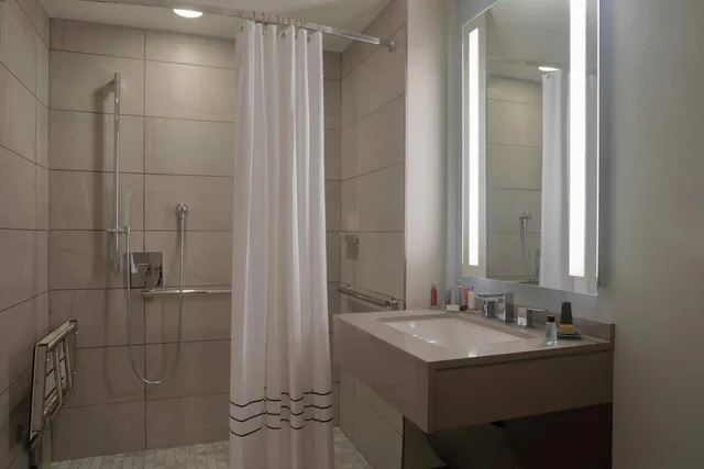 Renovated, 2 Queen Beds, Lounge Access، Winston-Salem Marriott 2/4