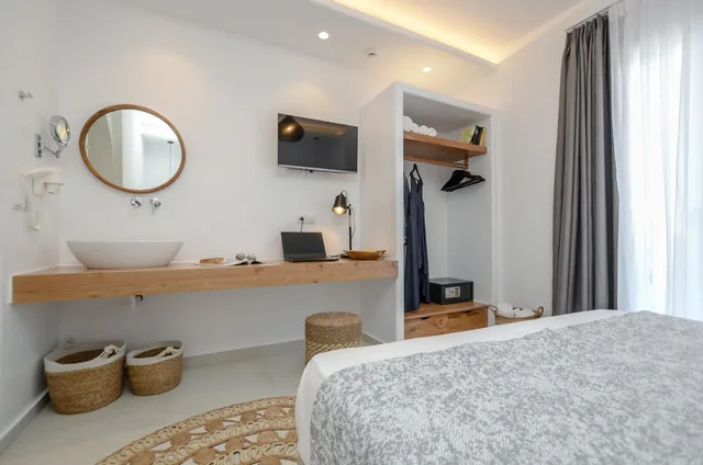 جناح سوبيريور بسريرين كوين بإطلالة على البحر بغرفتي نوم بمسبح خاص، Sea & Olives Holiday Villas 5/10