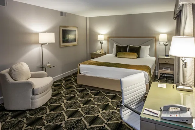 غرفة ديلوكس مفردة، Bell Tower Hotel 2/2