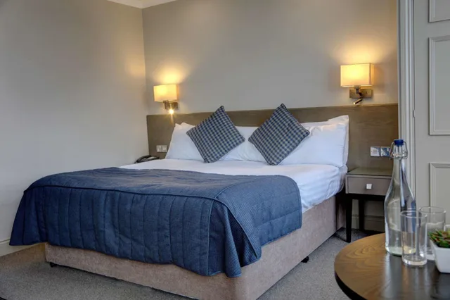 غرفة كلوب بسرير كينج، Crown And Mitre Hotel Sure Hotel Collection By Best Western 1/5