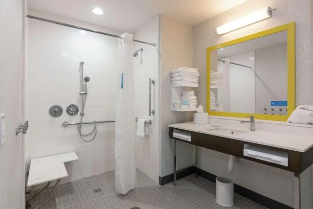 جناح بسرير كينج، Hampton Inn & Suites Dallas East TX 4/5