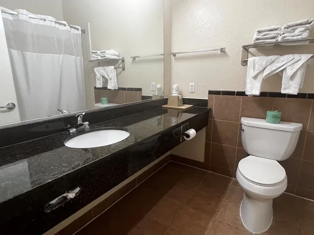 Room, King Bed, Accessible, Super 8 By Wyndham Brookshire Tx 5/7