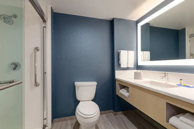 غرفة قياسية بسرير فردي، Holiday Inn Express Hotel And Suites Norfolk Airport 2/2