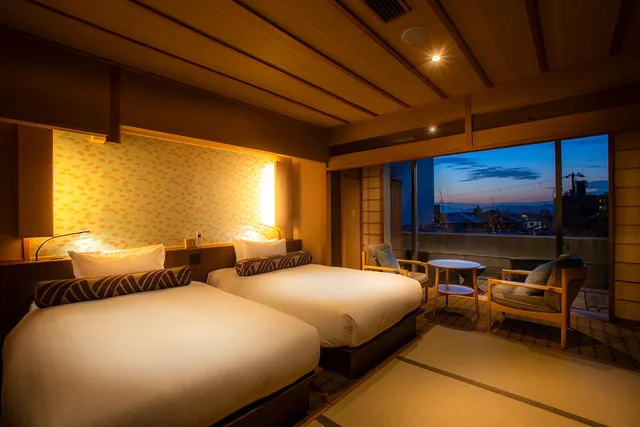 غرفة ديلوكس بسريرين منفصلين بشرفة مع أريكة، Saka Hotel Kyoto 1/1