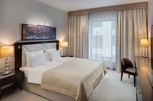 Guest Room, King Bed, Hill View، Grand Hotel River Park A Luxury Collection Hotel Bratislava 5/8