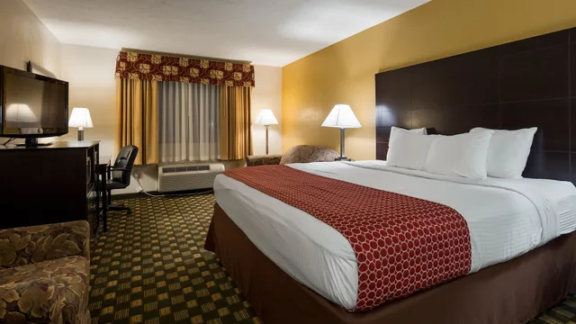 غرفة قياسية بسرير كينج، Best Western Paris Inn 1/3