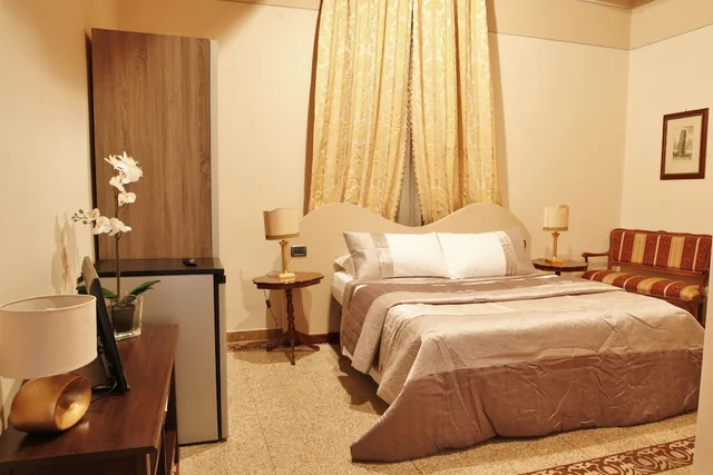 Room, Double Bed, Lucca Relais 2/10