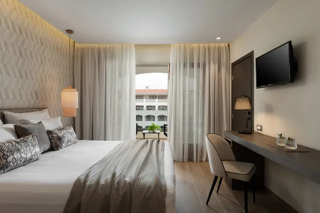 Superior, Double Bed, Outdoor Jetted Tub، Theartemis Palace 3/7