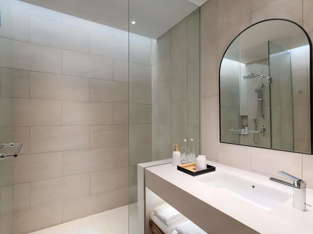 Junior Suite, Double Bed, Mercure Tangerang Centre 3/3