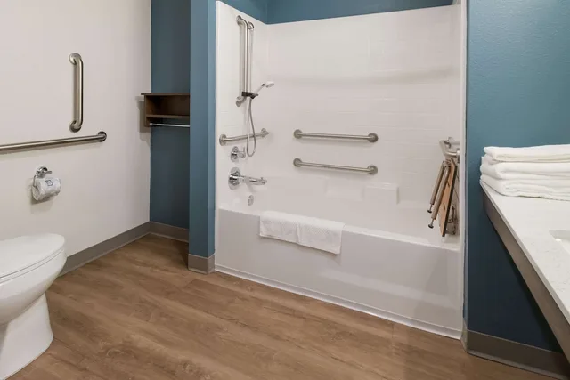غرفة بسرير كينج لذوي الإعاقة، WoodSpring Suites Mesa Chandler 2/3