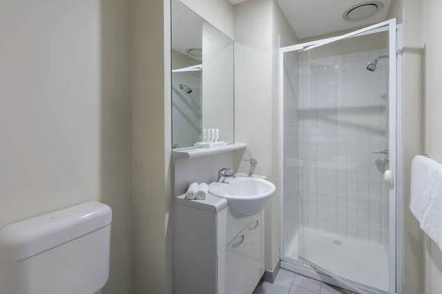1 Bedroom, Apartment, Double Bed, Arrow On Swanston 6/8