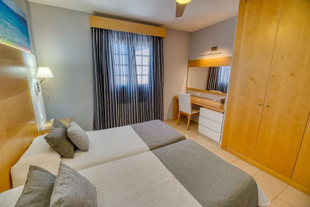 2 Bedrooms, Apartment, 2 Double and Twin Beds, Sofa، Ona Las Rosas 7/10