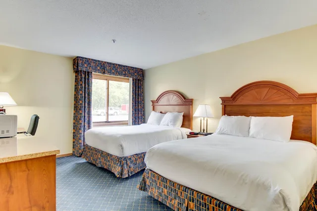 غرفة قياسية بسرير مزدوج، Hotel Bemidji 2/2