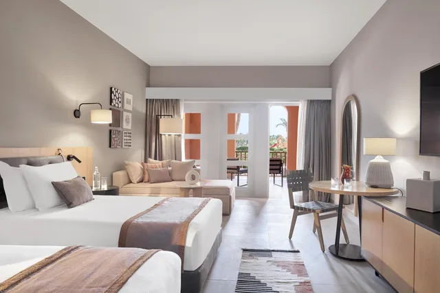 Deluxe, Twin Beds, King Bed, Steigenberger Golf Resort 2/3
