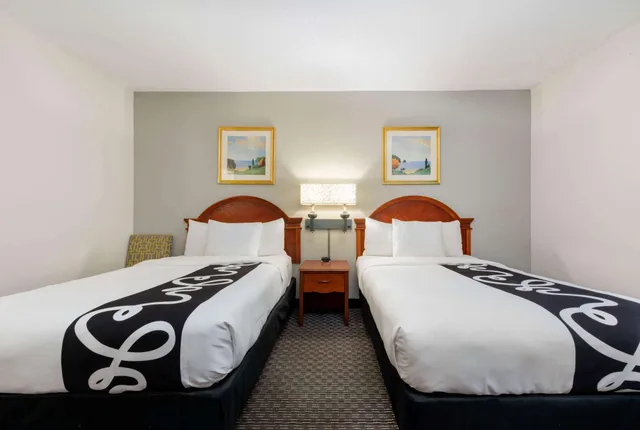 غرفة بسريرين مزدوجين، La Quinta Inn by Wyndham Ft. Lauderdale Tamarac East 1/10