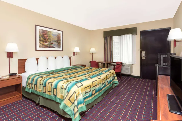 غرفة بسرير كينج للمدخنين، Days Inn by Wyndham Murphy 6/7