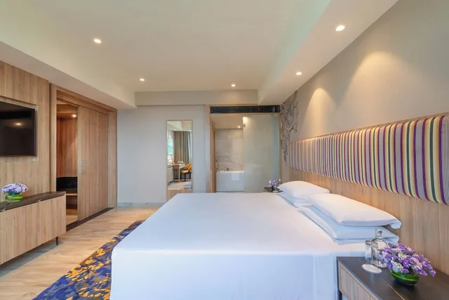 جناح ديلوكس بسرير كينج، Vivanta Kochi Aluva 1/4
